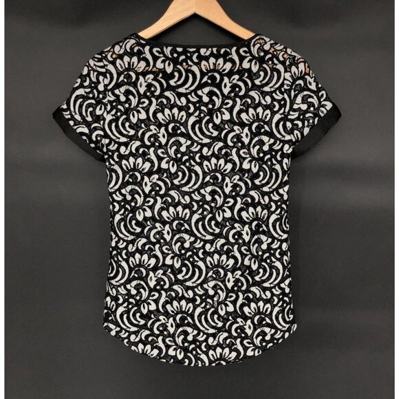 Express Women's Lace Overlay Short Sleeve Top XS Black and White Statement Top - Picture 2 of 9